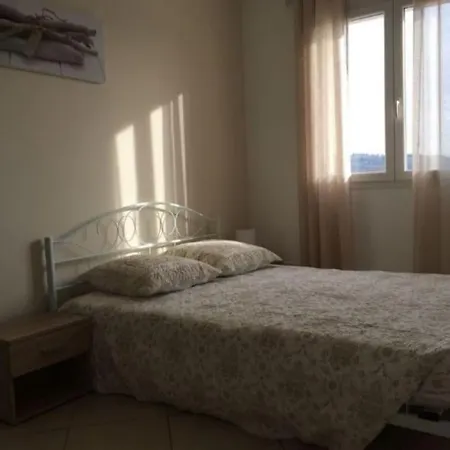 Aillan Herve Piscine Chauffee Et Son Villa