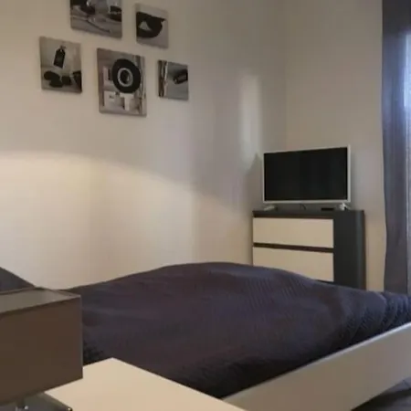 Aillan Herve Piscine Chauffee Et Son Villa